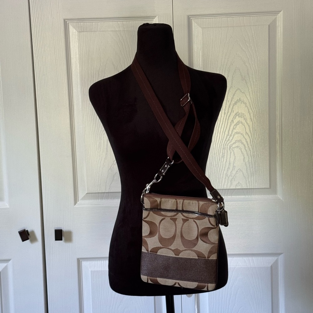 Coach Crossbody Bag - Picture 2 of 2